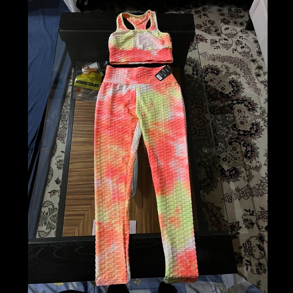 Workout set pants and sports bra set, size large/xlarge. Tie dye tropical color.